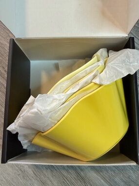 Greg Natale Flora Scalloped Melamine Bowl Yellow Modern Adults All Occasions NEW